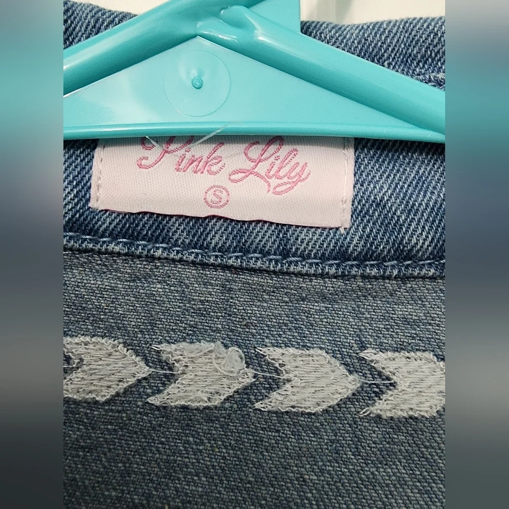 Pink Lily Remember Me Embroidered Trim Chambray Shacket, Size Small - Picture 2 of 3